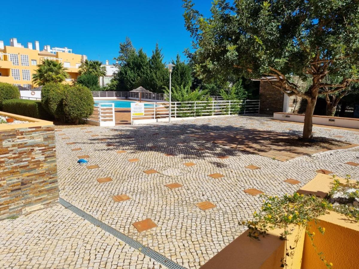 Marinho - 2 Bedroom 2 Bathroom Ground Floor Apartment With Communal Pool And Gardens Conceição Buitenkant foto