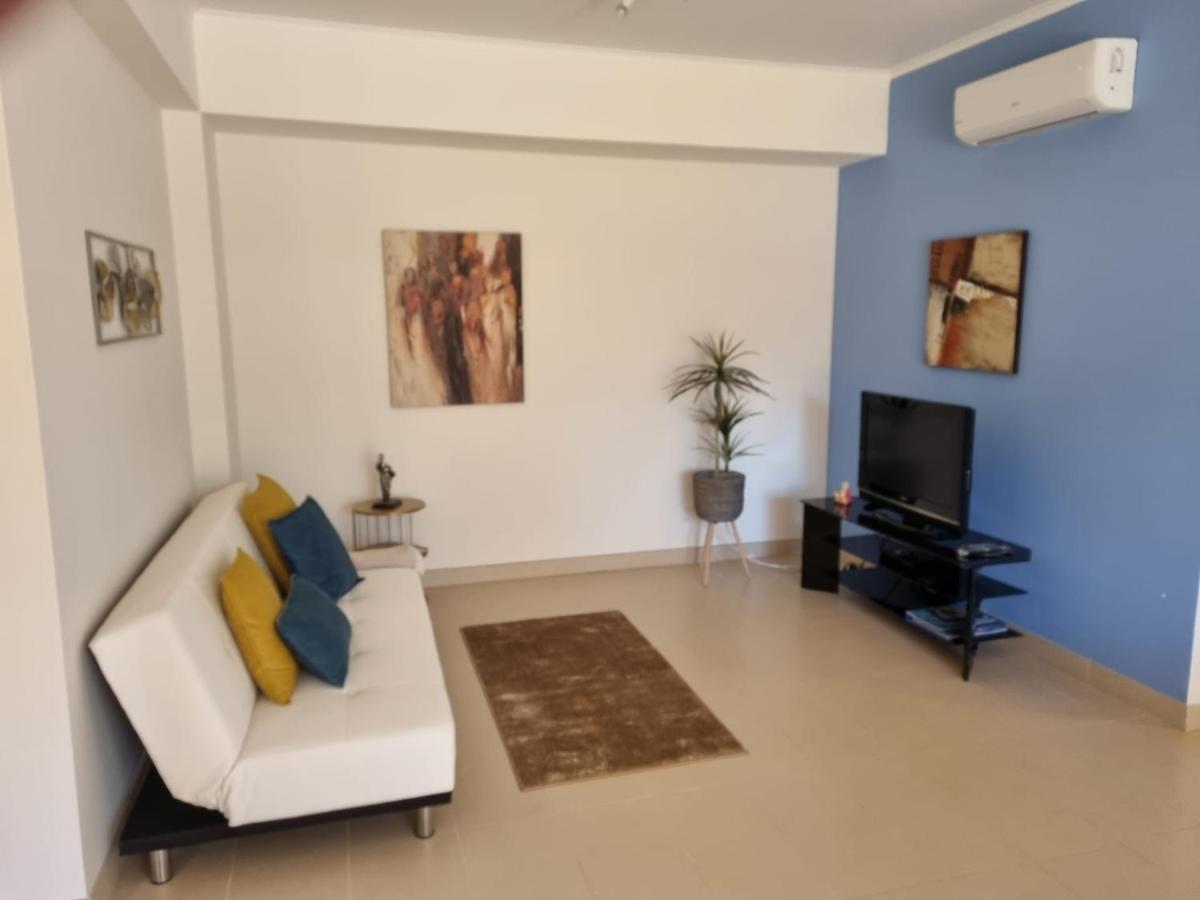 Marinho - 2 Bedroom 2 Bathroom Ground Floor Apartment With Communal Pool And Gardens Conceição Buitenkant foto