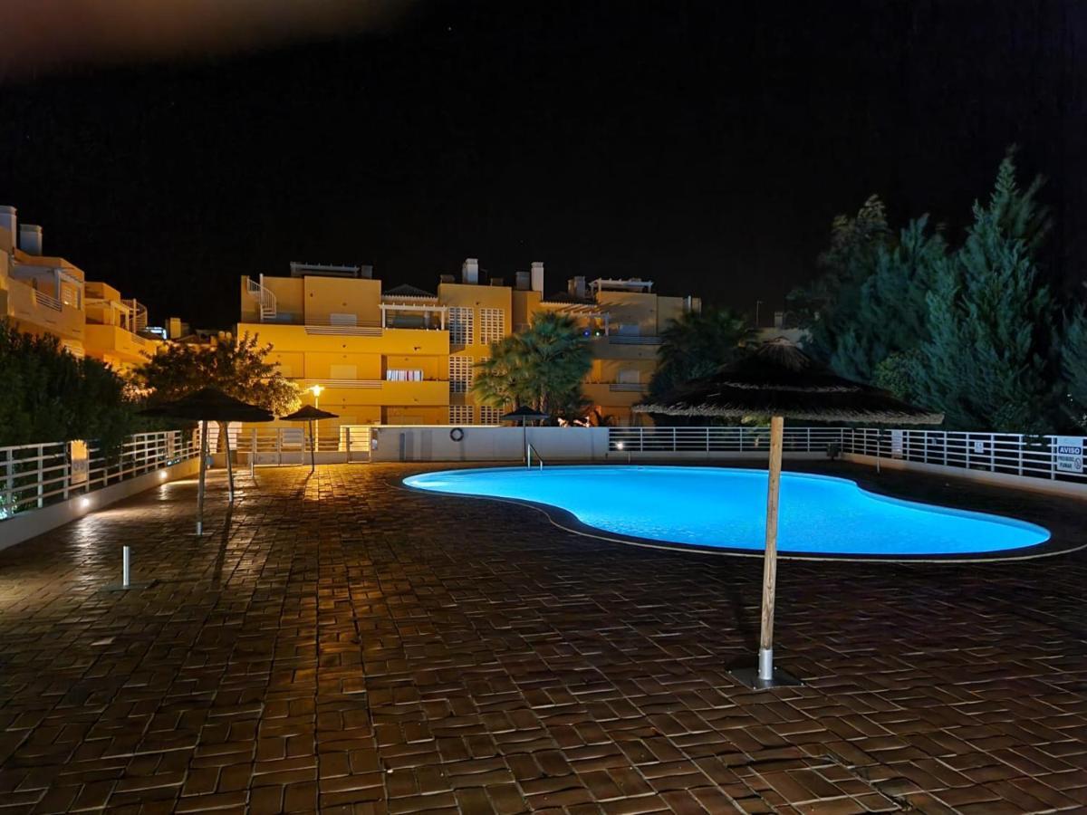 Marinho - 2 Bedroom 2 Bathroom Ground Floor Apartment With Communal Pool And Gardens Conceição Buitenkant foto