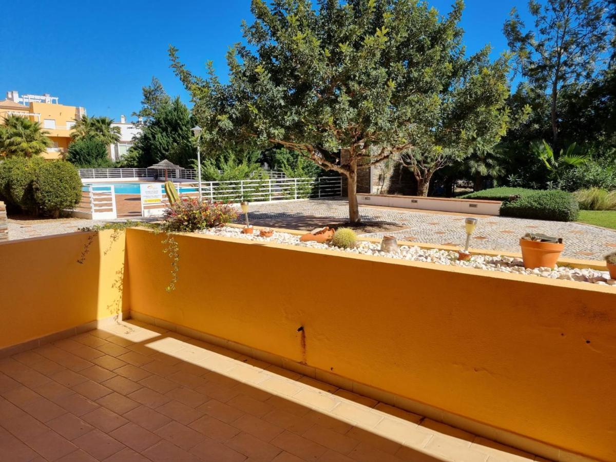 Marinho - 2 Bedroom 2 Bathroom Ground Floor Apartment With Communal Pool And Gardens Conceição Buitenkant foto